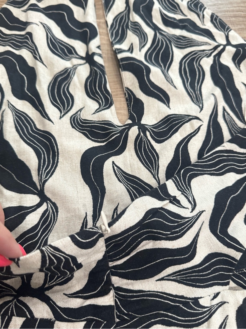 NWT Zara Medium Black Beige Abstract Linen Blend Halter Cutout Maxi Dress - Picture 7 of 8
